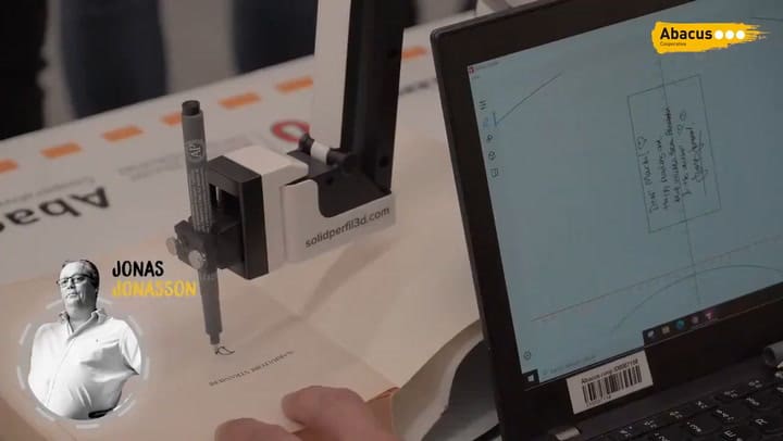 Los autógrafos a distancia, necesarios por la pandemia y habilitados por la robótica