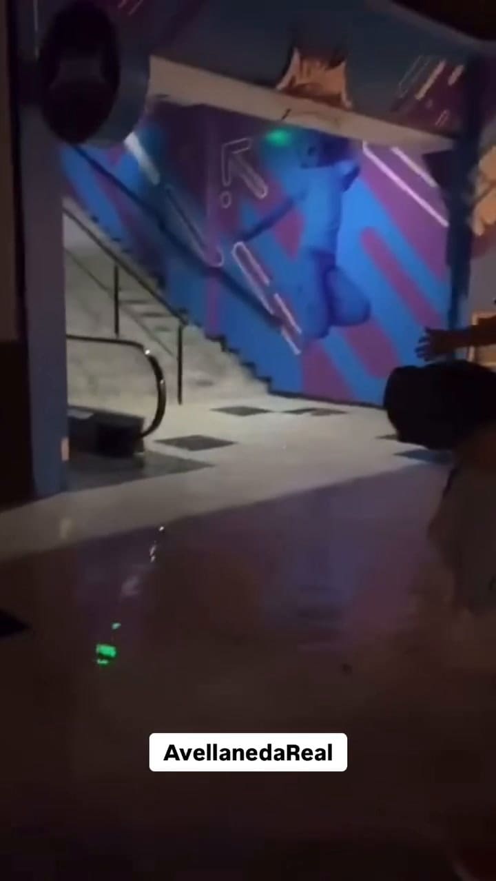 Catarata en el Parque Comercial de Avellaneda