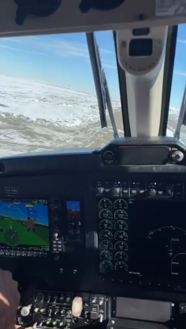 Sobrevuelo antes del aterrizaje en la Antártida