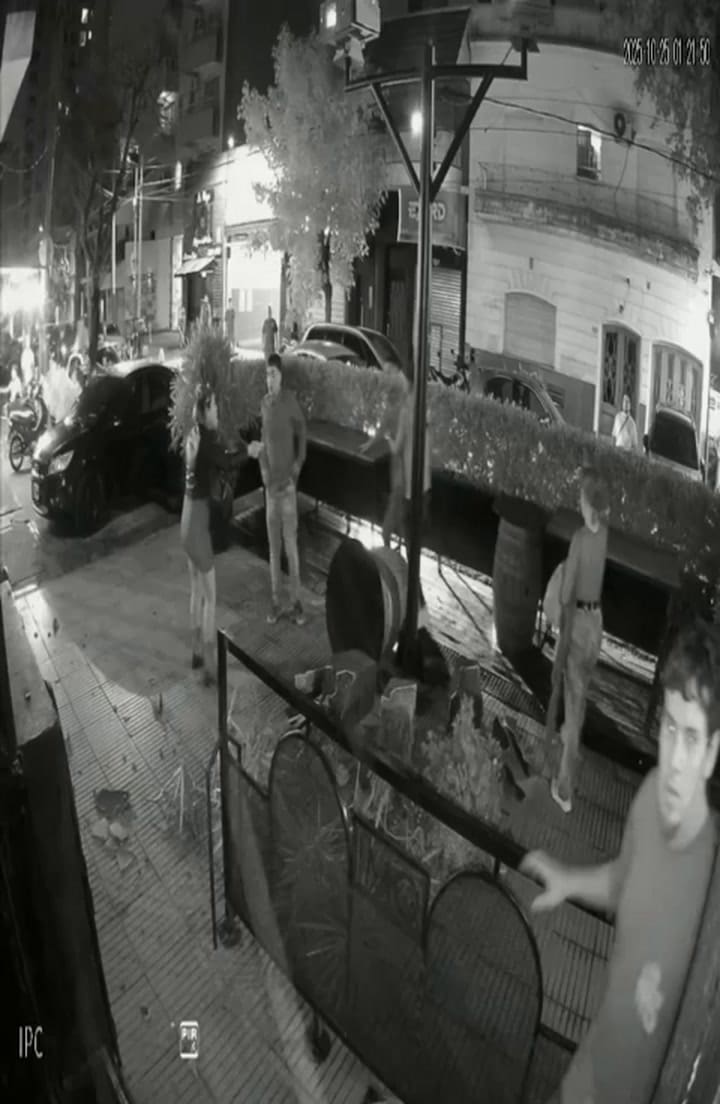 Otra cámara registró el ataque al boliche de Lanús