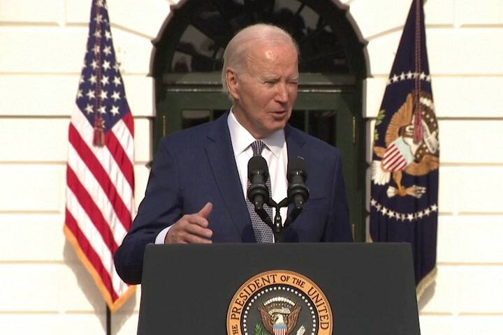 Biden llama por error "Britney" a Taylor Swift - GIF
