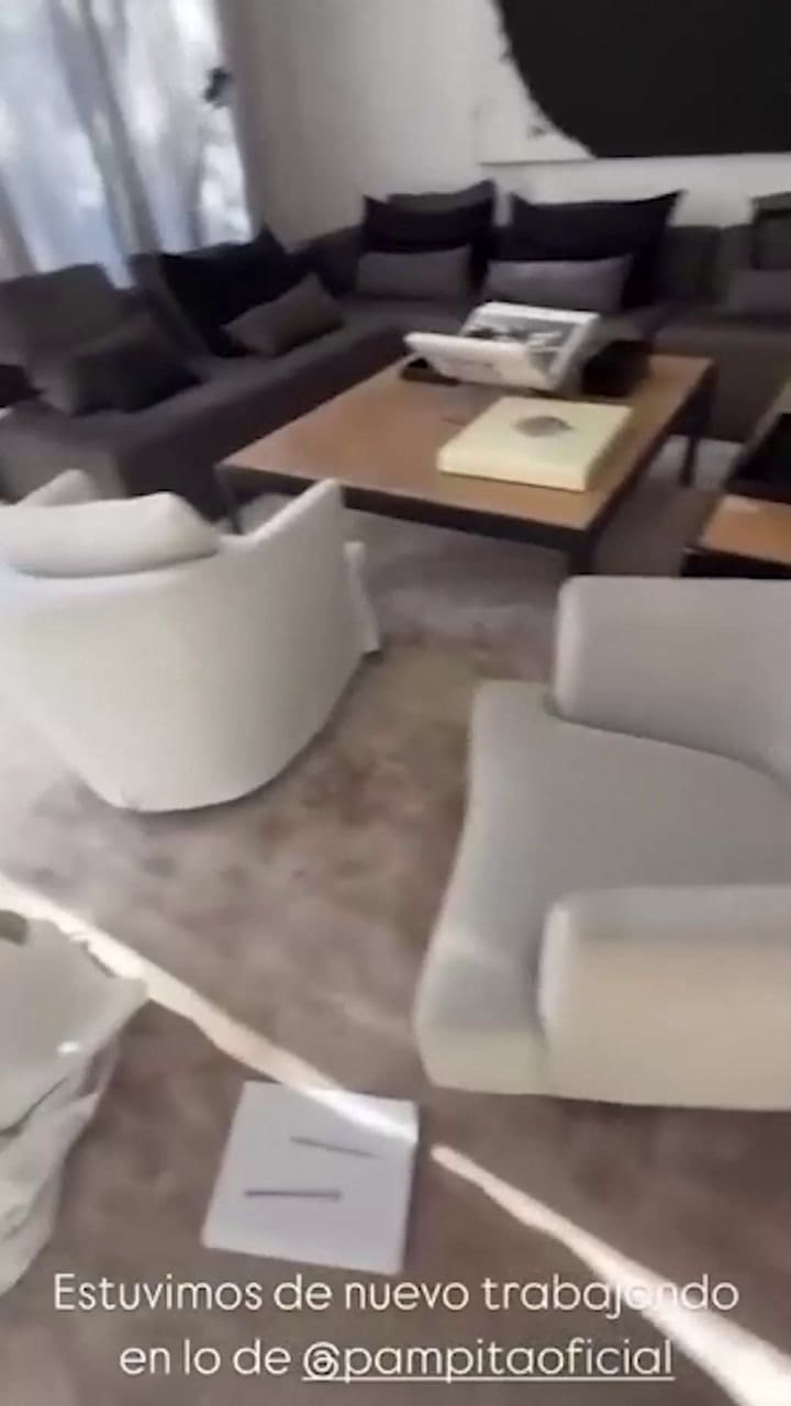 Pampita mostró el interior de su casa en Barrio Parque