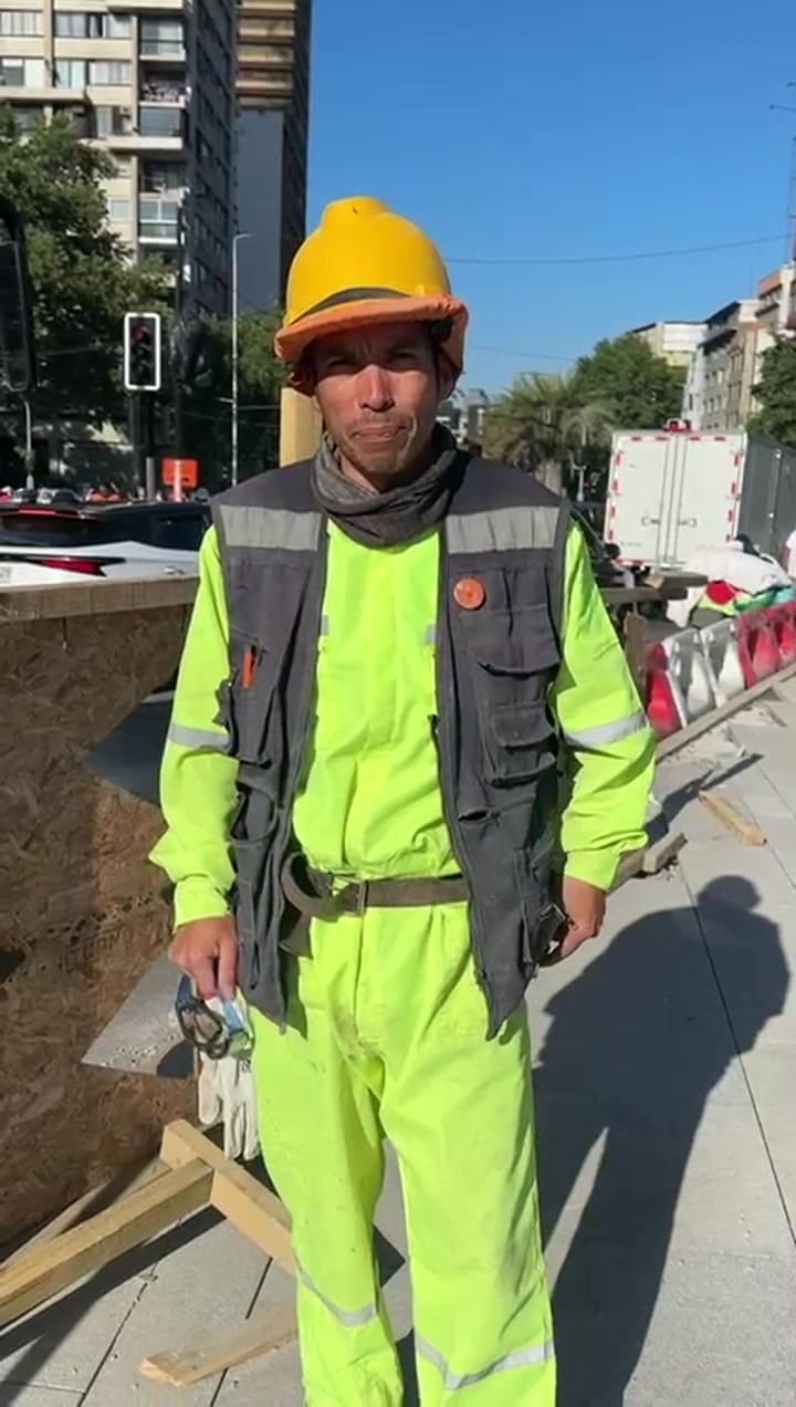 Cristian Bustos González, obrero de 42 años