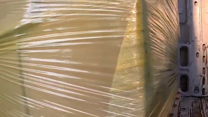 Las pistolas Taser, desde la llegada al país hasta la entrega a la policía