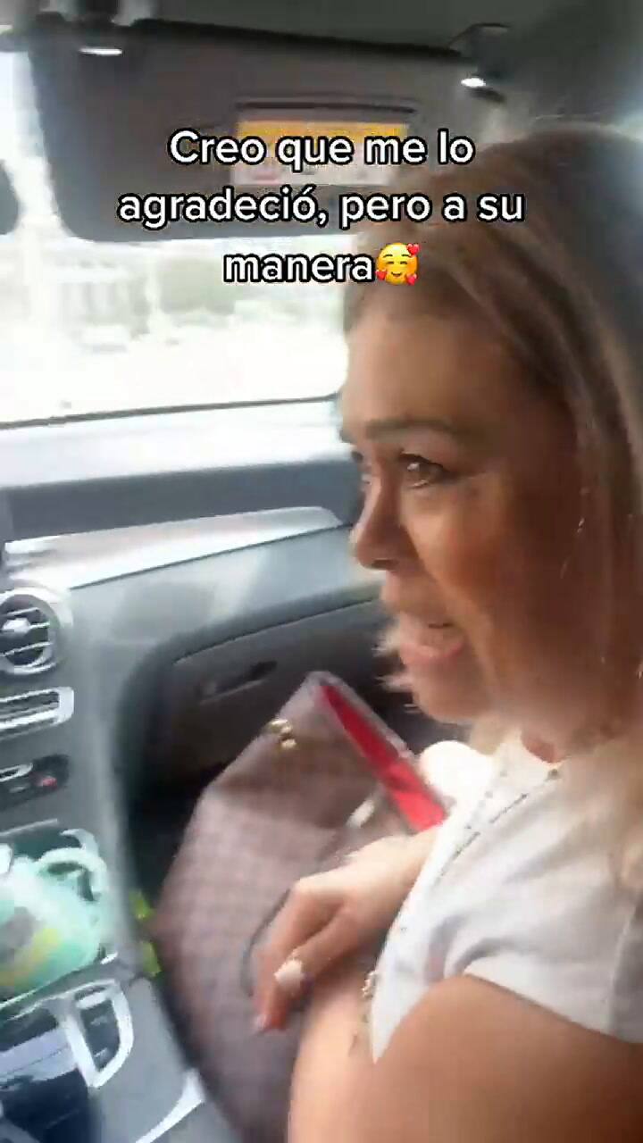 El tiktoker que engañó a su mamá, le dijo que iba a conocer a Chayanne y la llevó a vacunarse