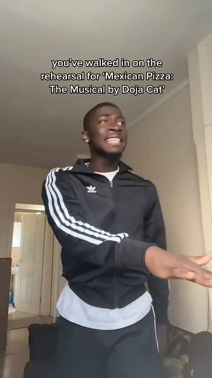 Victor Kunda, el tiktoker que pidió a Taco Bell regresar la pizza mexicana