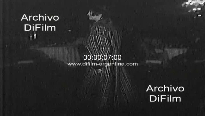 Ante Garmaz durante un desfile en Mar del Plata 1969