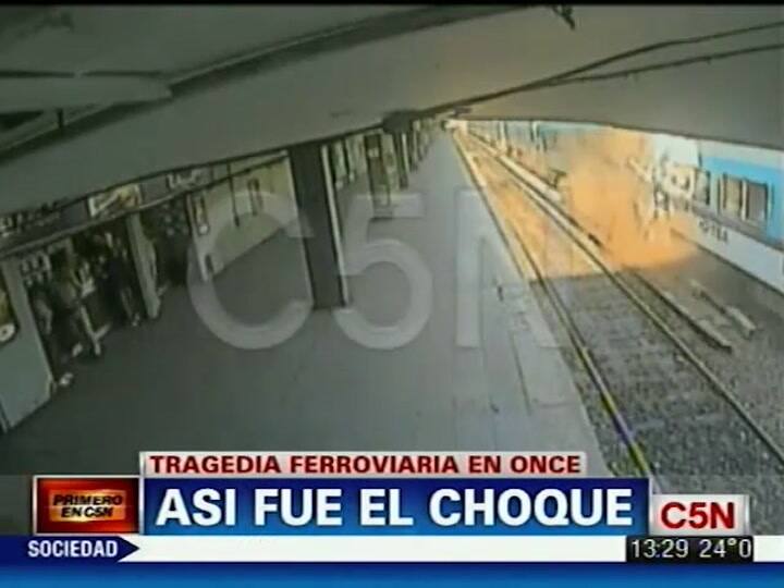 Así fue el momento del accidente en la estación de Once (C5N)