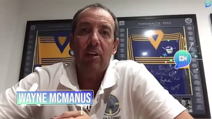 Un pescador es perseguido por 200 tiburones hambrientos - Fuente: StoryTrender