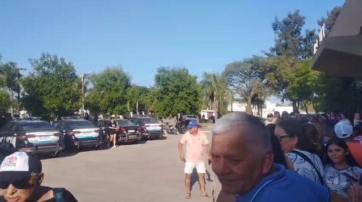 Protesta de familiares de policías en Vera, Santa Fe