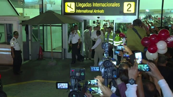 Vizcarra asume como presidente de Perú tras abrupta salida de Kuczynski