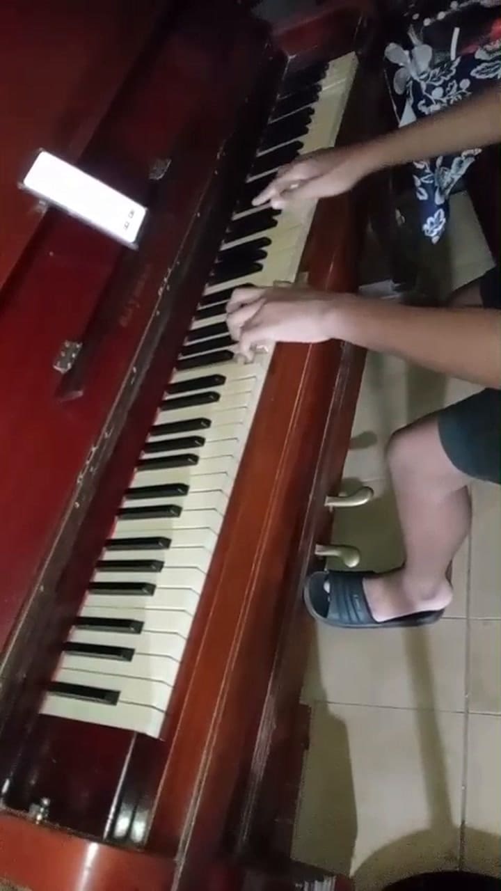 Miqueas durante un ensayo