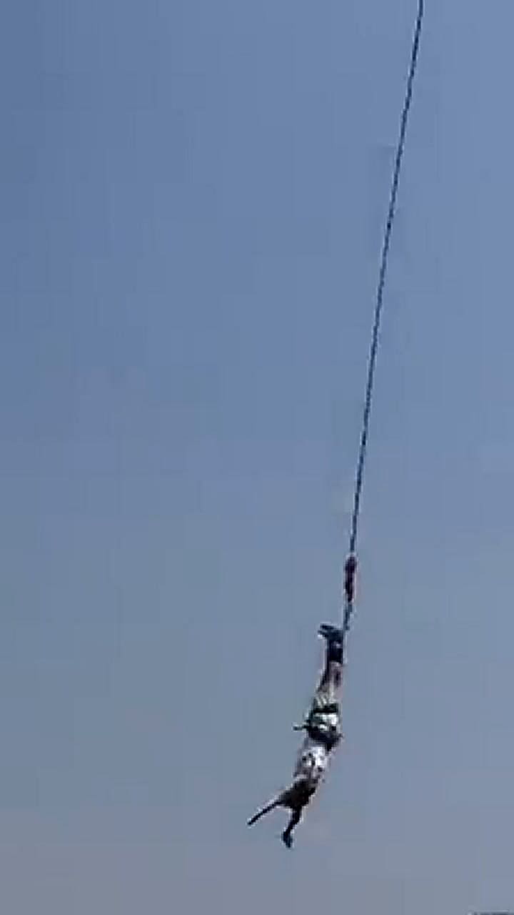 Un turista saltó al vacío y se le rompió la cuerda