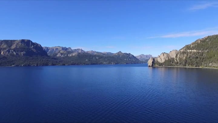 Villa Traful vista desde un drone - Crédito: Omar Alexis Moya