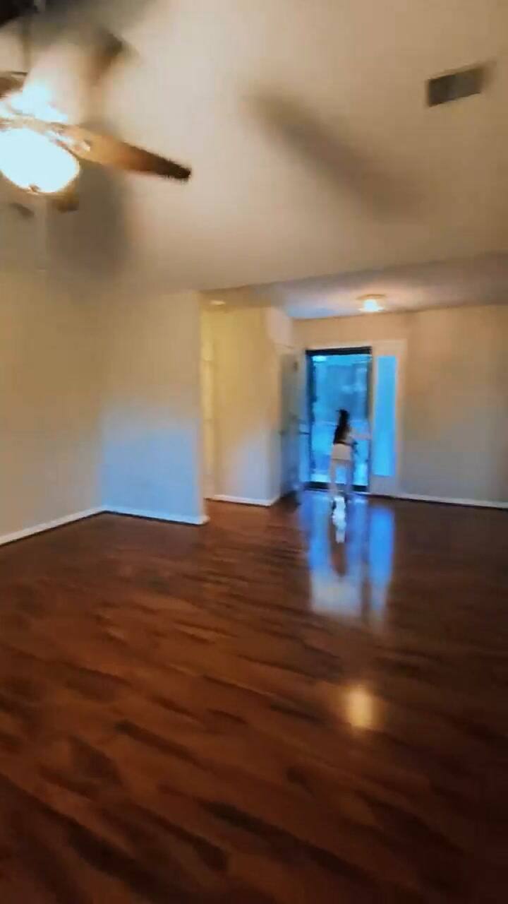 La familia buscó alquilar una casa cerca de la escuela de sus hijos