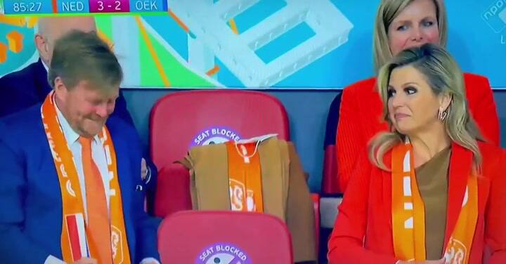 La cara de extrañeza de la reina Máxima hacia su marido que se hizo viral - Fuente: Twitter