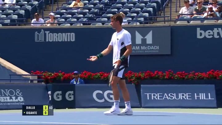 Punto revisado en video entre Diallo y Gigante en el Masters 1000 de Canada