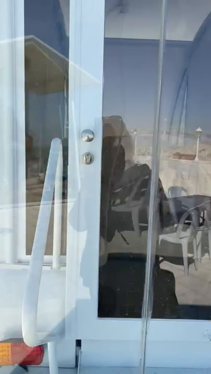 El papamóvil que se transformó en una clínica pediátrica