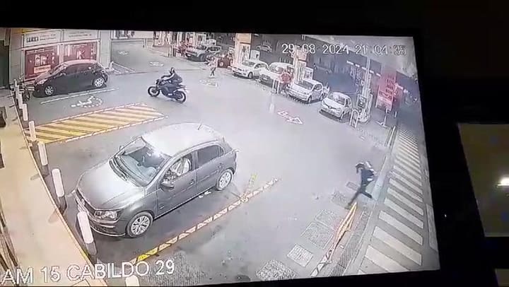 Un barra brava a los tiros en una estación de servicio de Núñez
