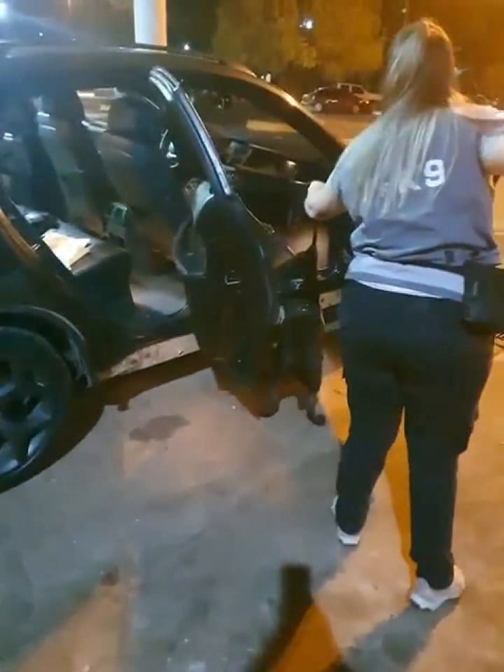 El descubrimiento y la extracción de la droga oculta en el BMW X6 en Puerto Iguazú