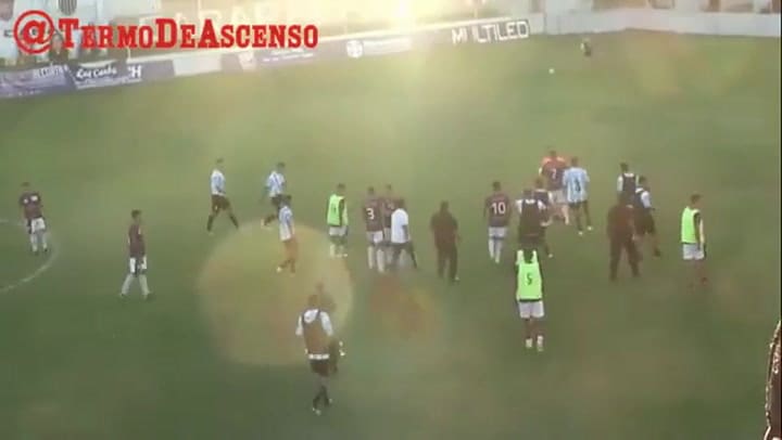 Luis Ventura, DT de Victoriano Arenas, quedó en el medio de los incidentes con Central Ballester