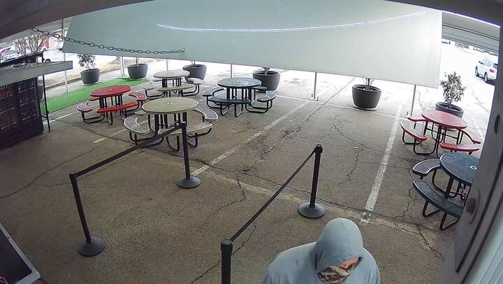 Pánico Por Las Redadas Del ICE En Un Food Truck De Comida Mexicana