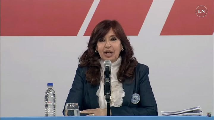 Cristina Kirchner: 'Desconfío de los que no les gusta mirar el pasado'