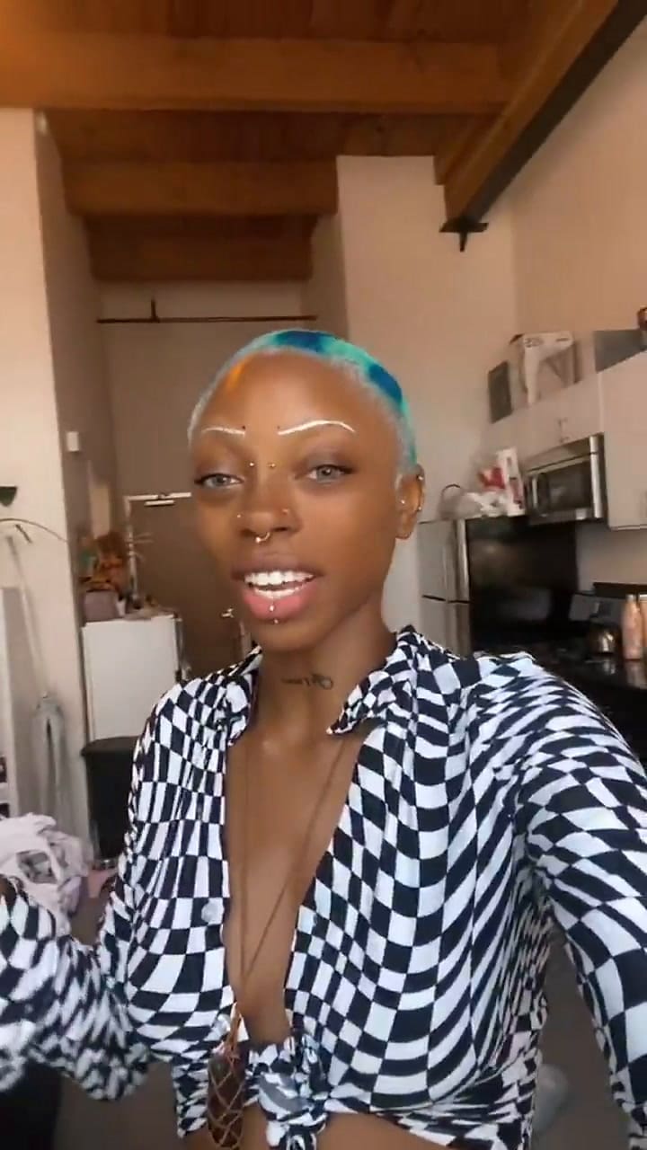 Una tiktoker especificó lo que le sucede a un comensal cuando no deja propina