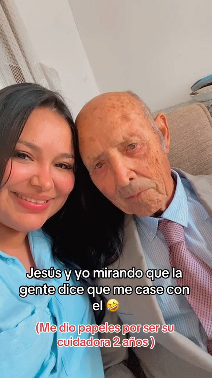 El Hombre La ayudó a obtener Los Papeles