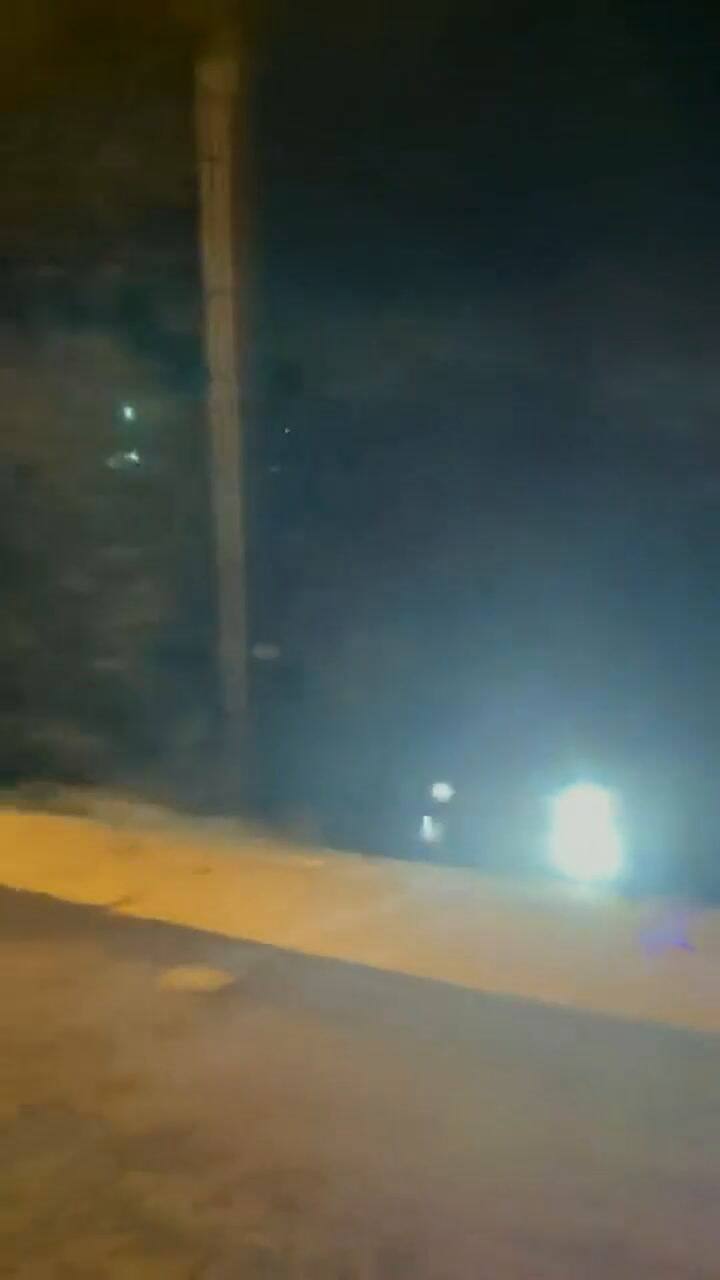 Quiso hacer volar su Telsa en una pendiente y lo destrozó