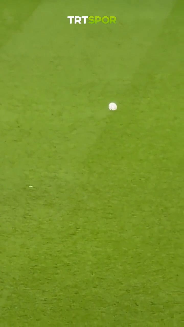 La tierna relación entre Yassine Bounou y su hijo