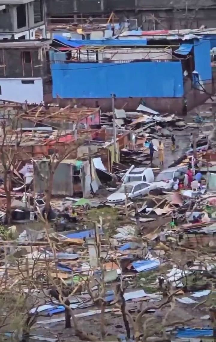 Destrozos del ciclón Chido 1