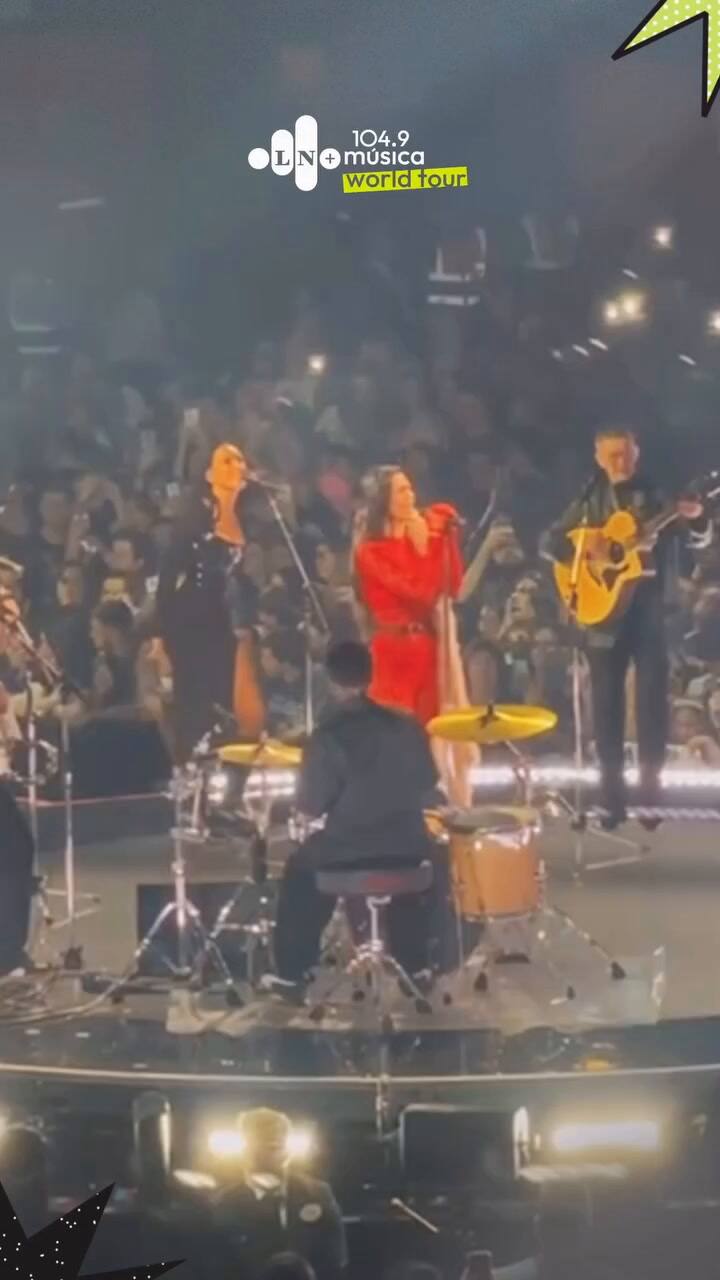 En Su #RadicalOptimismTour #DuaLipa Continúa Interpretando Canciones De Artistas Locales Y Hoy Sorprendió A Todos Cuando Empezó A Cantar “Héroe” De #EnriqueIglesias Antonella Ocampo Estuvo Ahí Y Disfrutó D