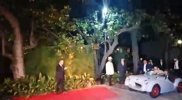 Tras contraer matrimonio, Pampita y Roberto García Moritán posaron para las cámaras