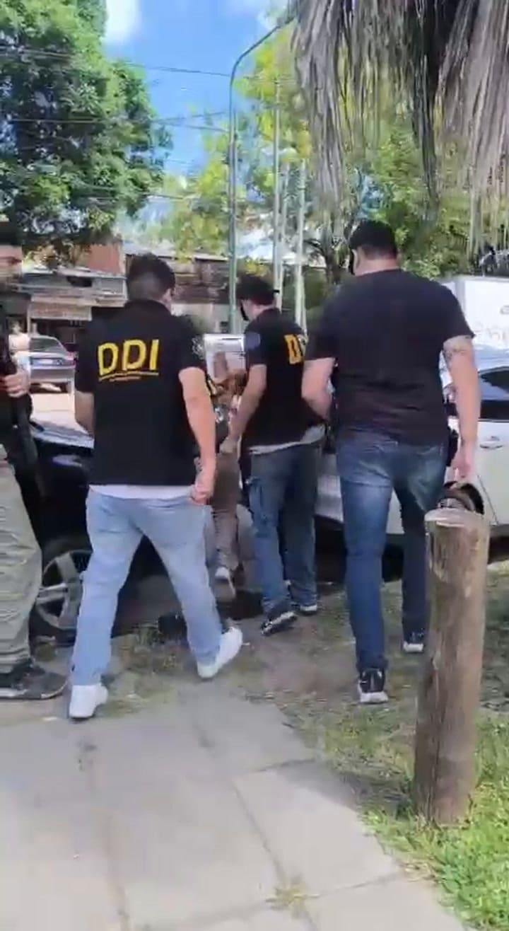 la DDI detuvo al padre de dos de los líderes de la Banda del Millón
