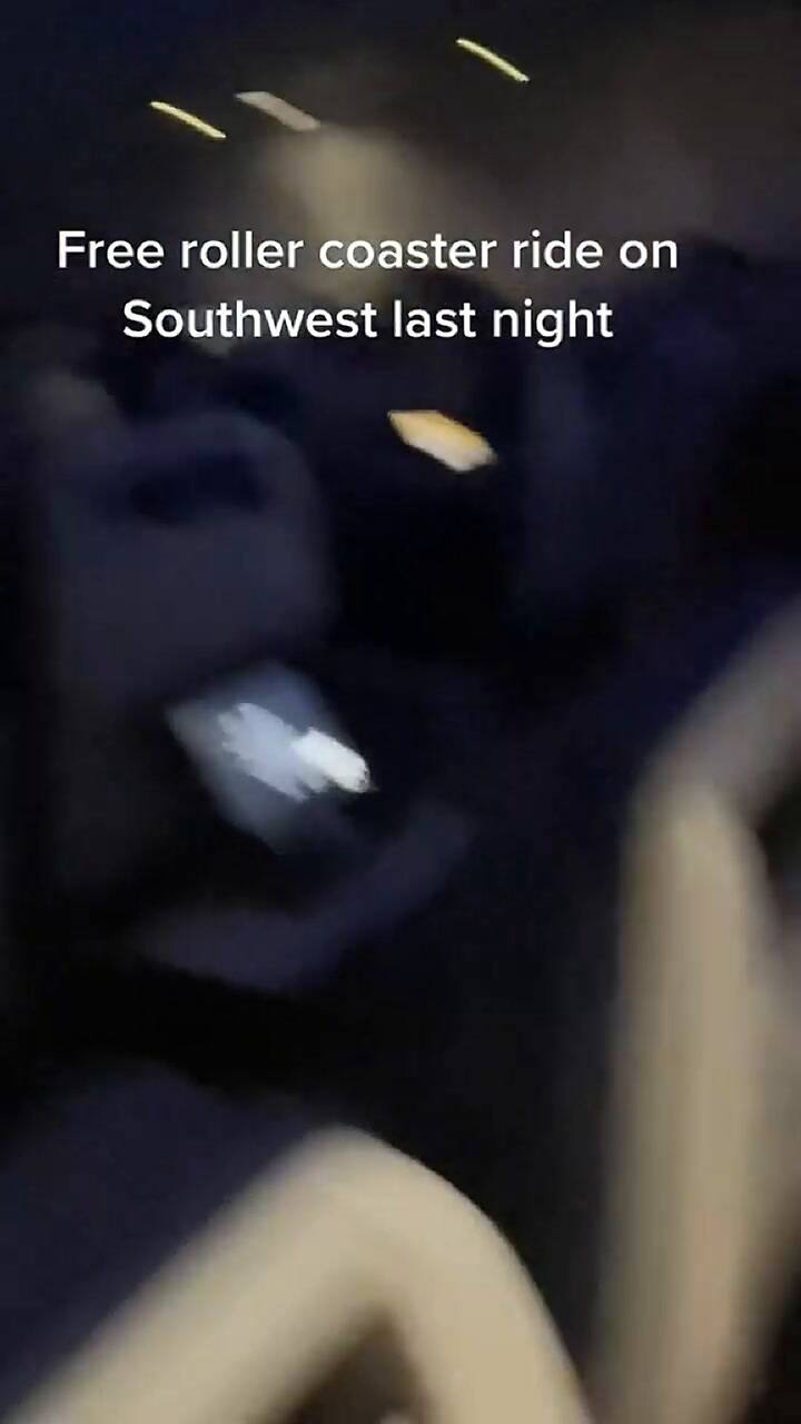 Un hombre filmó su vuelo con turbulencias: 'Una montaña rusa'