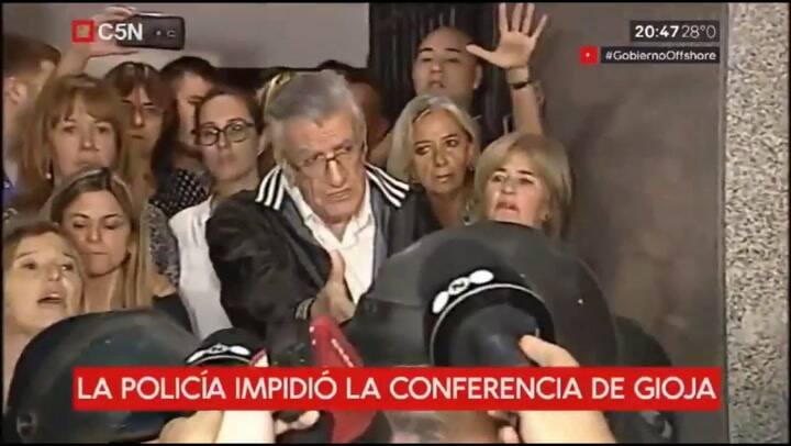 Entre incidentes con la policía Gioja habló sobre la intervención del PJ Nacional - Crédito: C5N