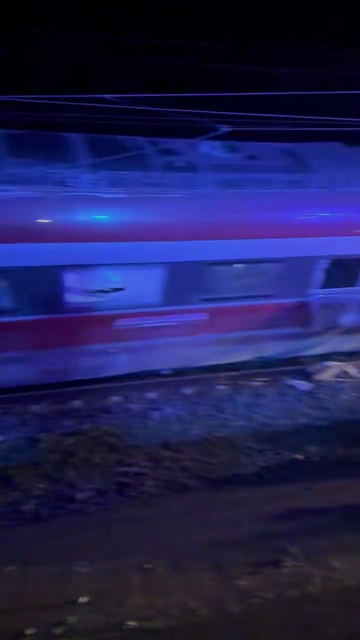 Al menos dos muertos tras el descarrilamiento de dos trenes en España