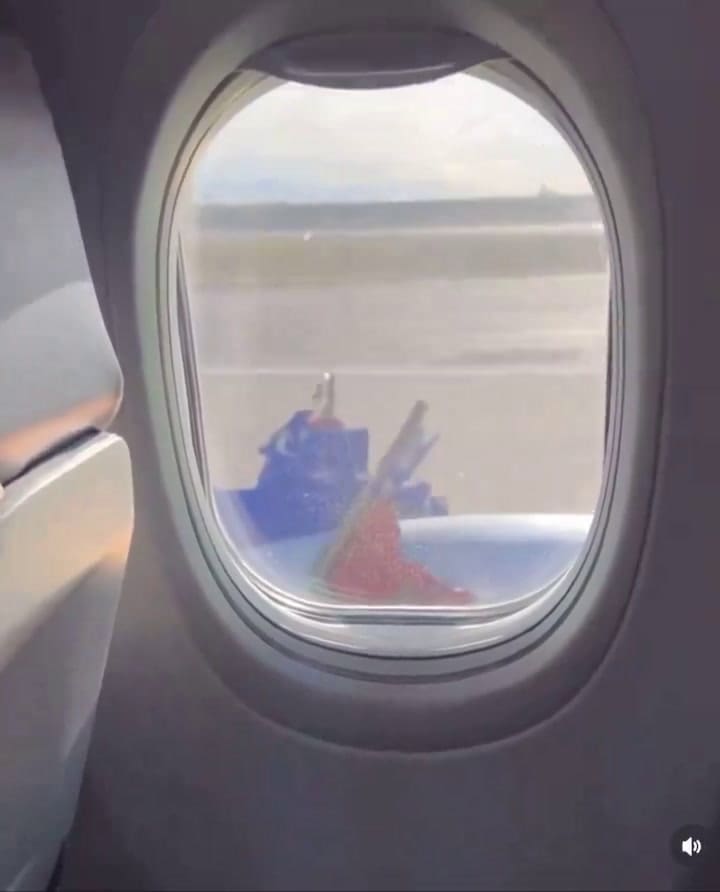 Se desprendió una parte del fuselaje de un vuelo en Estados Unidos