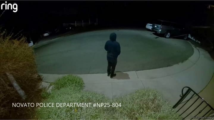 Uno de los últimos ataques contra los Tesla Cybertruck se produjo en la madrugada del viernes pasado en la entrada de un vecindario de California.
