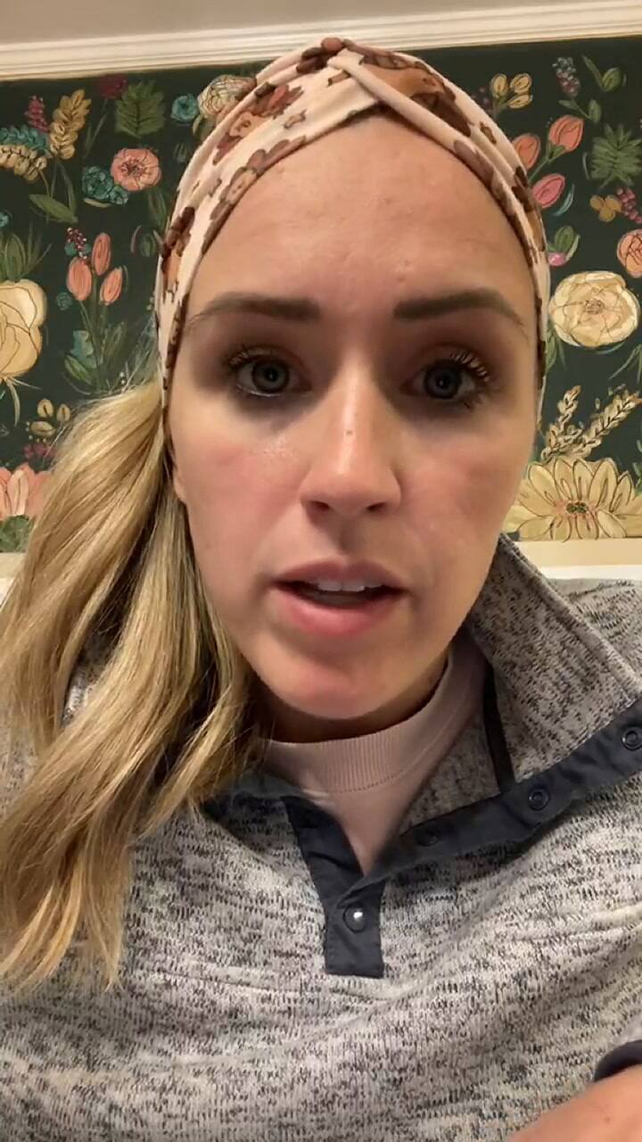 Jen recibió un paquete de su abuela que había muerto hace dos años