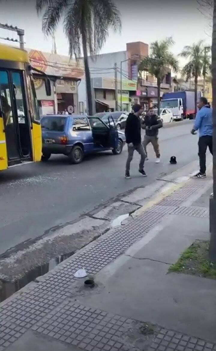 A golpes de puño por una discusión de tránsito