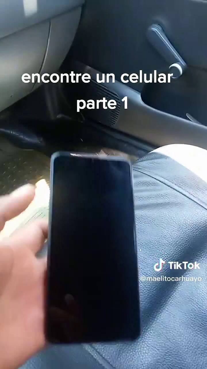 Un taxista se encontró un celular en el auto luego de dejar a un pasajero