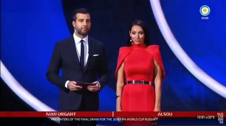 El comienzo de la ceremonia con el presidente de Rusia, Vladimir Putin, y su par de la FIFA, Gianni