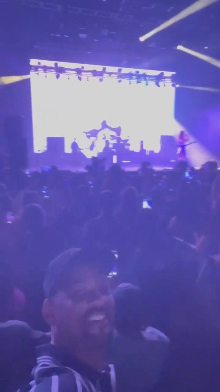 Will Smith estuvo al pendiente de todos los movimientos de su hija en el escenario