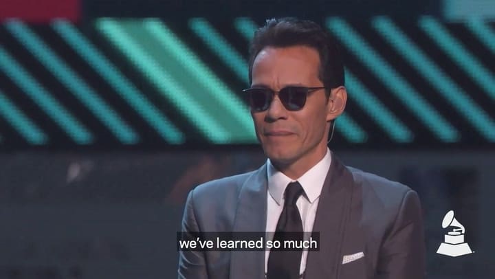 El beso de Jennifer Lopez y Marc Anthony durante la entrega de los Latin Grammy 2016