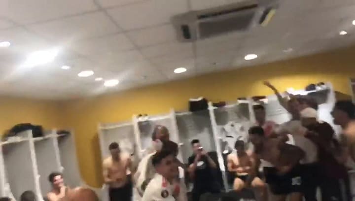 El festejo en el vestuario de River por llegar a la final