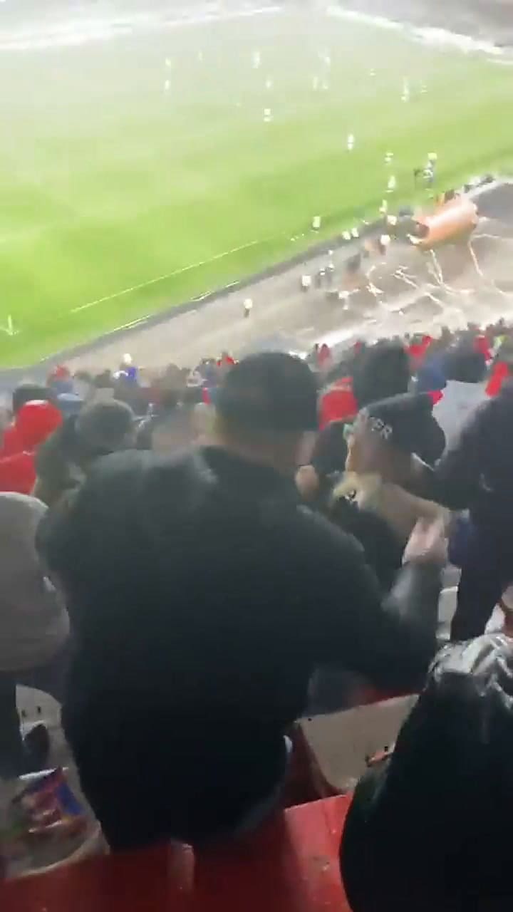 A puro insulto, el 'Tano' Pasman fulminó a Rodolfo Tobar por anular el gol de River contra Vélez