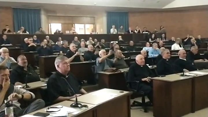 La reacción de obispos argentinos ante el anuncio de Robert Prevost como nuevo papa: se llama León XIV