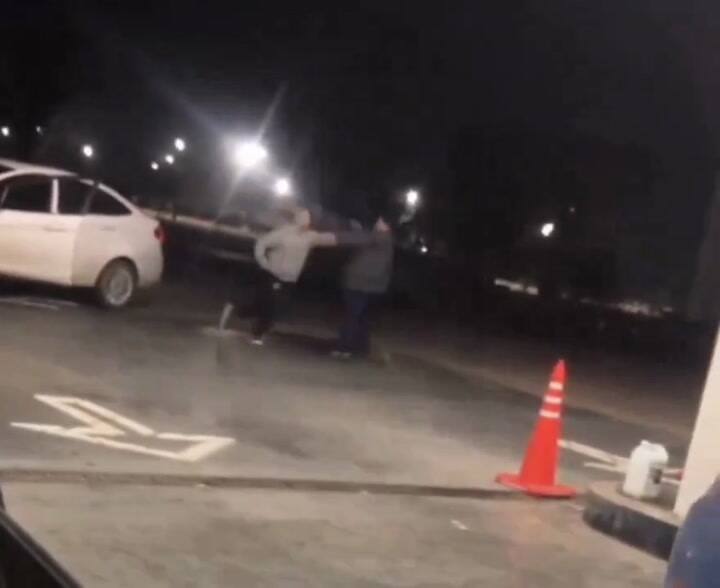 Pelea estación de servicio La Plata